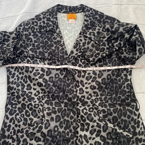 Ruby Rd cheetah print jacket with large black buttons. - Picture 9 of 16